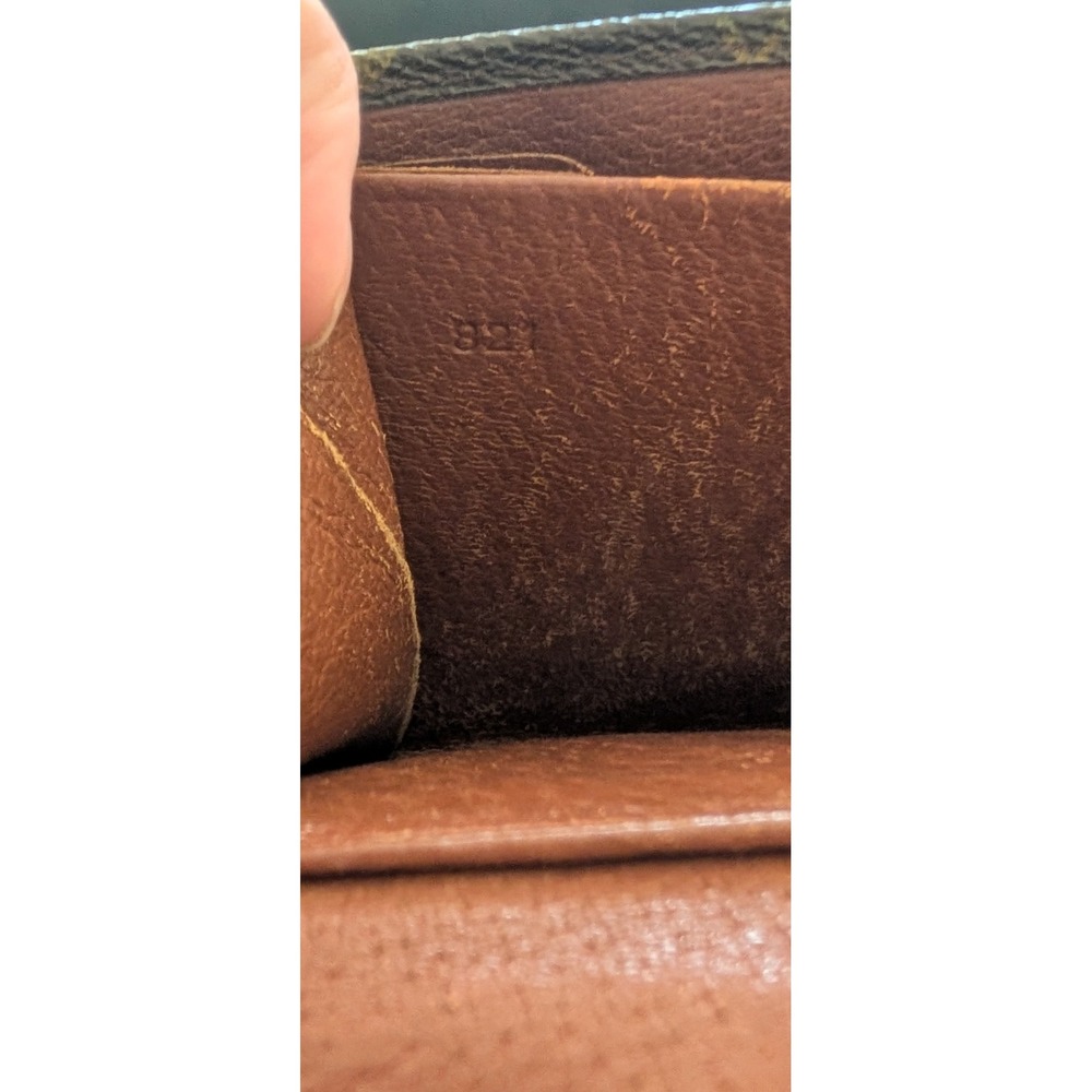 Authentic Vintage Louis Vuitton Monogram envelope coin wallet. Date Code 821 - Picture 14 of 14